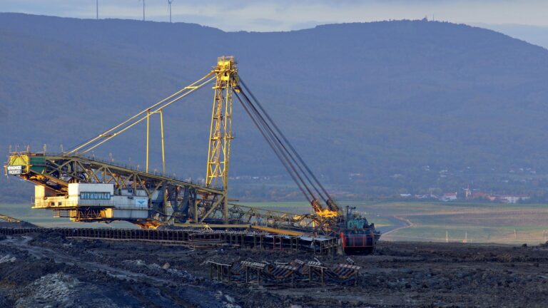 Major Iron Ore Discovery in Western Australia Signals New Mining Boom